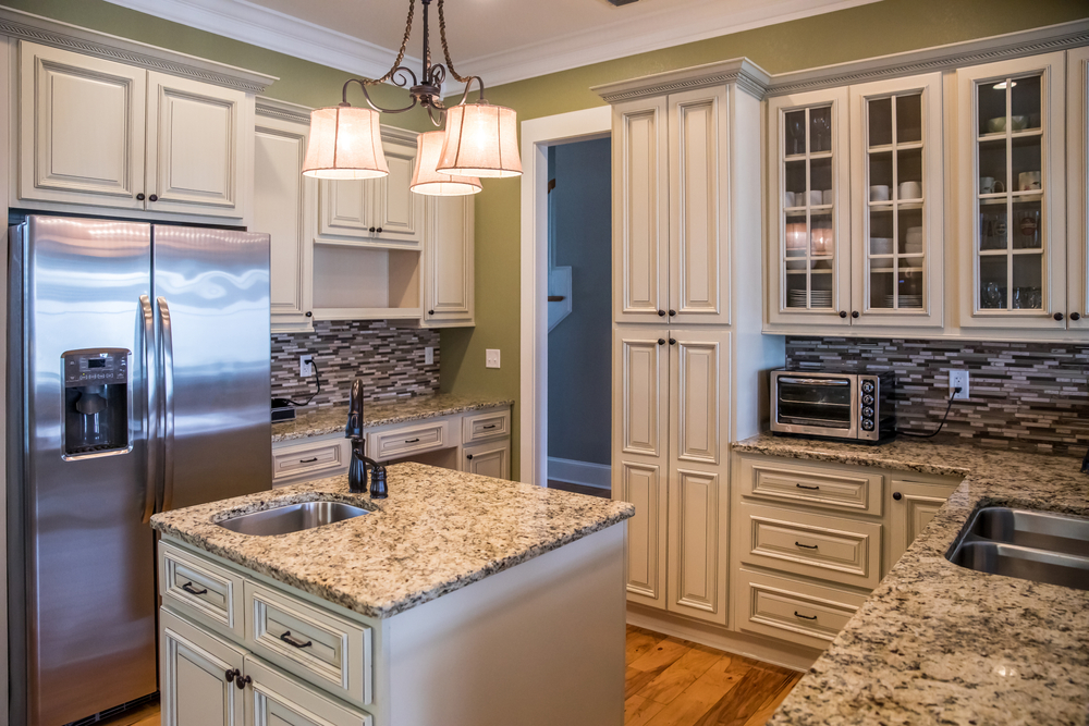 Differences Between Polished Granite & Honed Granite Countertops