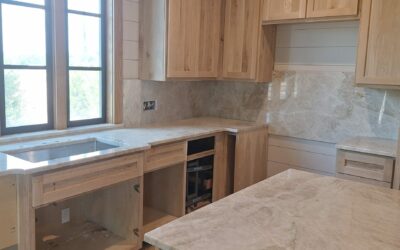 Quartz Countertops with Backsplash: A Perfect Match
